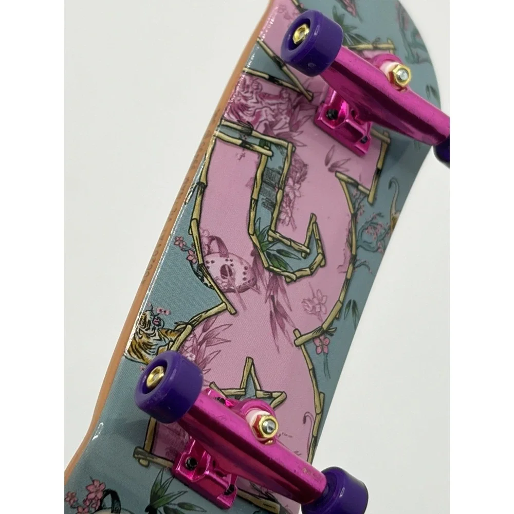 Tech Deck DGK All Day BOO JOHNSON Freddie‎ Floral Purple Finger Board Skater